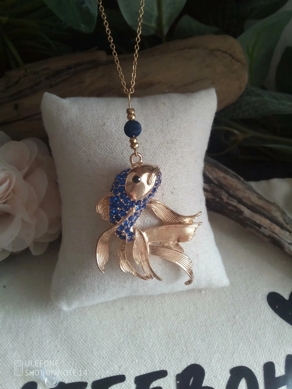 Collier bohème poisson avec pierre de lapis lazuli